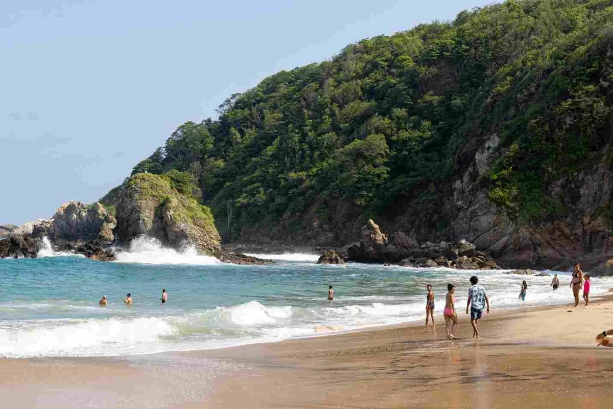 ¿Cómo visitar zipolite desde Huatulco de forma segura?